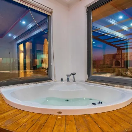 1 Bedroom With Private Pool *