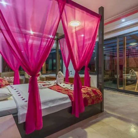 1 Bedroom With Private Pool Vilă