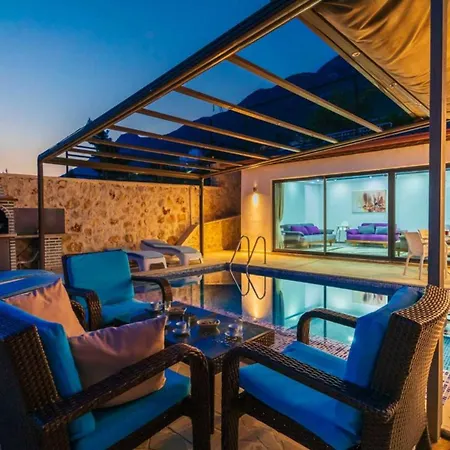 1 Bedroom With Private Pool *