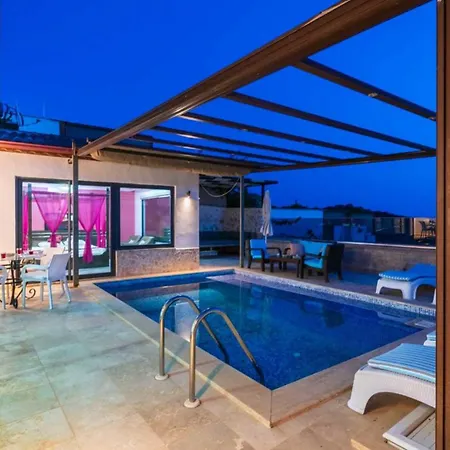 1 Bedroom With Private Pool Vilă